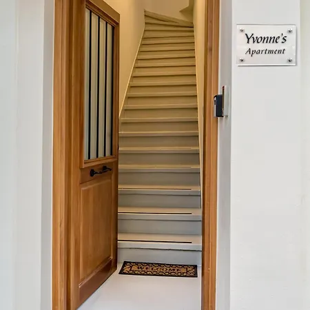 Yvonne's Apartament Chania (Crete)